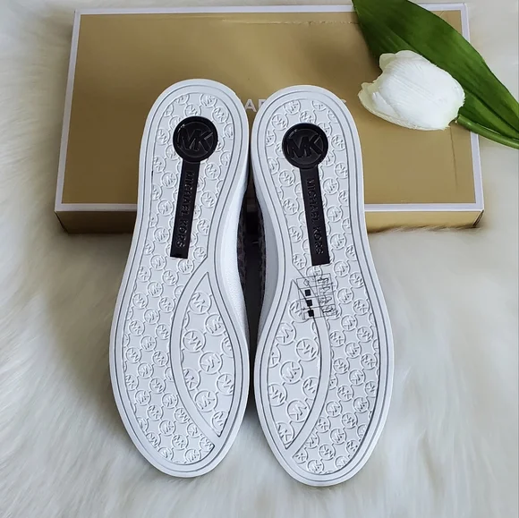 Michael Kors Sneaker Size 7 ♥️ - Picture 6 of 11